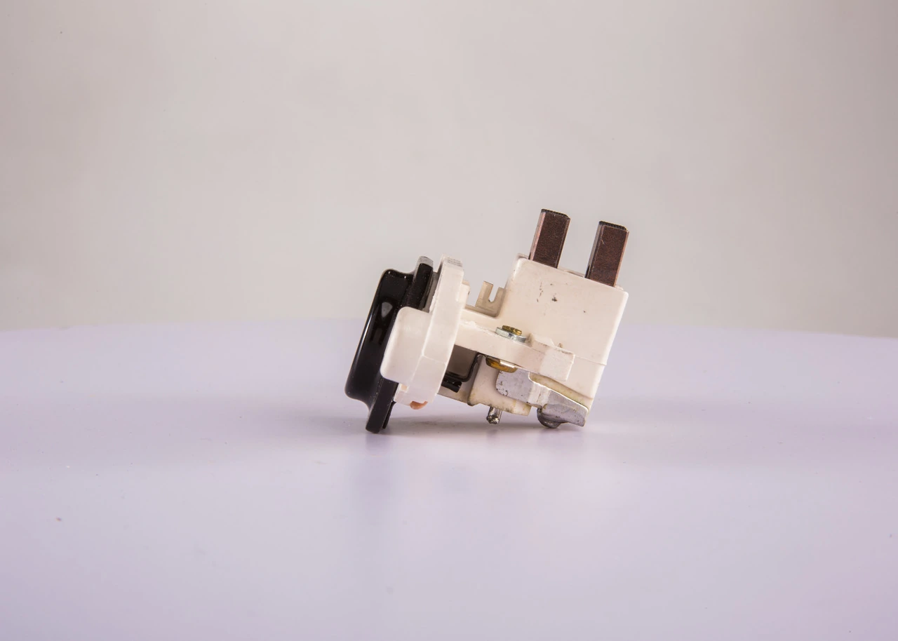 Generaatori pingeregulaator BOSCH 1 197 311 090